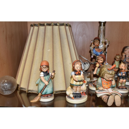 347 - A COLLECTION OF TWENTY TWO GOEBEL HUMMEL FIGURES, A HUMMEL LAMP WITH SHADE AND A HUMMEL REUGE MUSICA... 