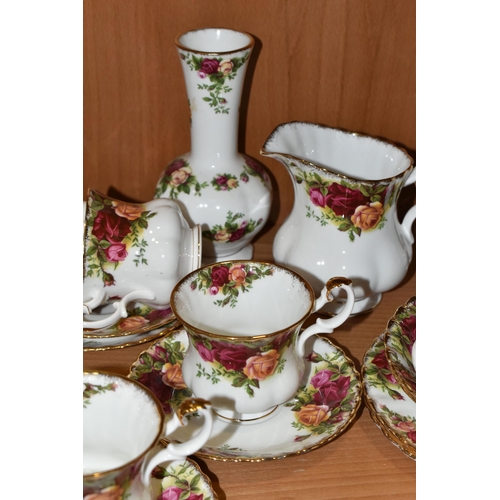 365 - A GROUP OF ROYAL ALBERT 'OLD COUNTRY ROSES' PATTERN COFFEE AND TEAWARE, comprising a coffee pot, cak... 