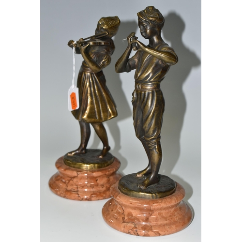 367 - A PAIR OF LATE 20TH CENTURY BRONZE FIGURES OF BOY AND GIRL MUSICIANS AFTER FONDERIA LANCINI, bearing... 