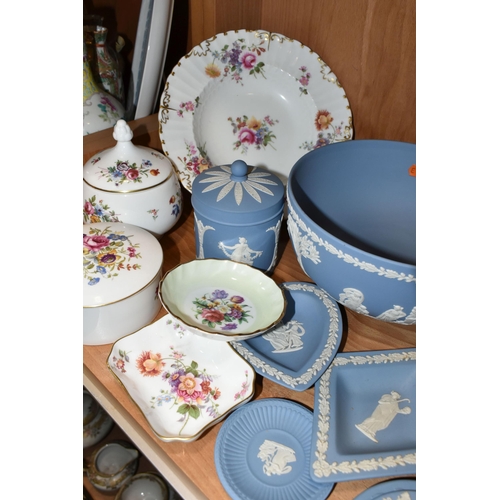 379 - A COLLECTION OF WEDGWOOD PALE BLUE JASPERWARE, AYNSLEY, WEDGWOOD, MINTON AND ROYAL WORCESTER GIFTWAR... 