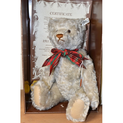 392 - A BOXED LIMITED EDITION STEIFF 1911 REPLICA BEAR, white ear tag 406645 and gold plated ear button, N... 