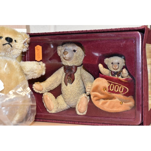 393 - A BOXED LIMITED EDITION STEIFF REPLICA ROLLY POLLY BEAR 1909, beige coloured mohair, white ear tag 4... 