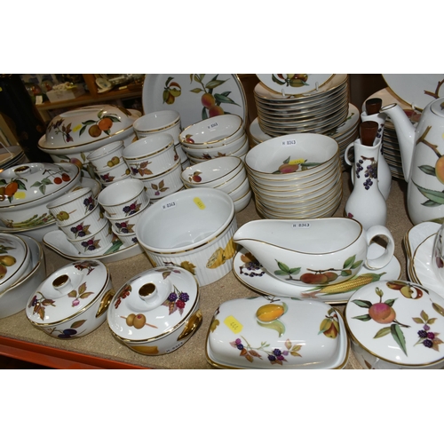 444 - A QUANTITY OF ROYAL WORCESTER 'EVESHAM' PATTERN OVEN TO TABLEWARE, comprising three graduated covere... 