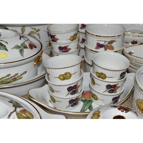 444 - A QUANTITY OF ROYAL WORCESTER 'EVESHAM' PATTERN OVEN TO TABLEWARE, comprising three graduated covere... 