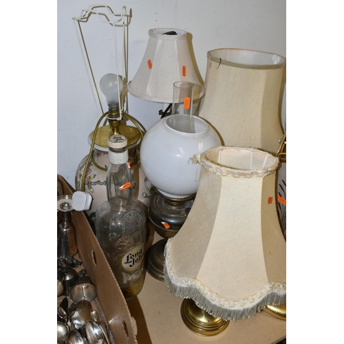 469 - TWO BOXES OF METALWARE AND TABLE LAMPS, to include five table lamps, a brass oil lamp with glass sha... 