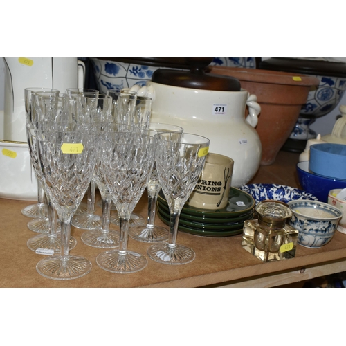 471 - A COLLECTION OF CERAMICS AND GLASSWARE, two Chinese porcelain tea bowls comprising a blue and white ... 