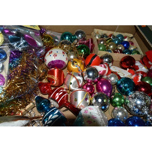 502 - THREE BOXES AND LOOSE VINTAGE CHRISTMAS DECORATIONS, MANTEL CLOCK, STOOL, AND SUNDRY ITEMS, to inclu... 