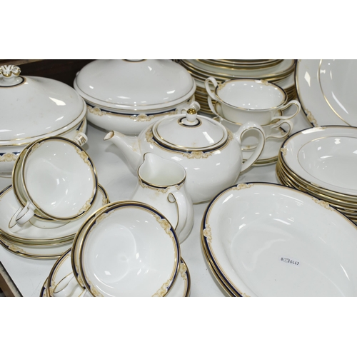 509 - A SIXTY ONE PIECE WEDGWOOD CAVENDISH PATTERN DINNER SERVICE, pattern no R4680, comprising two tureen... 