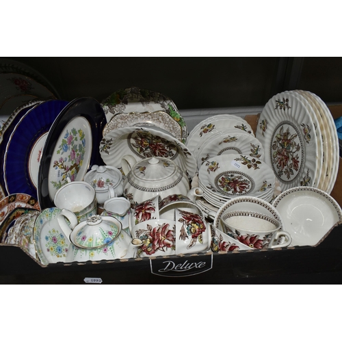 523 - THREE BOXES AND LOOSE CERAMICS AND GLASS WARES, to include an eight piece Royal Albert 'Lynton' part... 