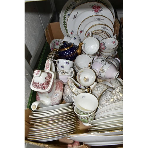 523 - THREE BOXES AND LOOSE CERAMICS AND GLASS WARES, to include an eight piece Royal Albert 'Lynton' part... 