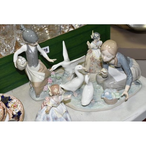 528 - A BOX AND LOOSE CERAMICS AND GLASS WARES, to include five Lladro figures: Feeding the Ducks no 4849,... 