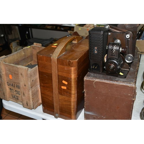 543 - A GROUP OF HOME CINEMATIC ITEMS, ETC, including a walnut cased Kodak Home Kodascope De Luxe, a Kodas... 