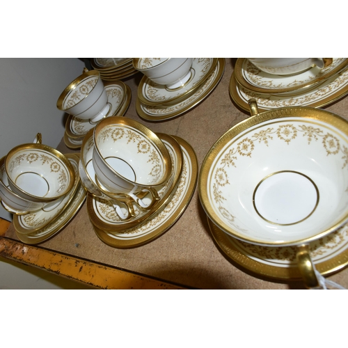 573 - AYNSLEY 'GOLD DOWERY 7982' PART DINNER SERVICE, comprising of six of each of the following, teacups,... 