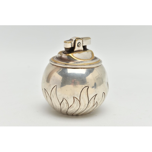 400A - AN ELIZABETH II SILVER 'WITCHBALL' TABLE CIGARETTE LIGHTER BY WILIIAM COMYNS & SONS LTD, the silver ... 