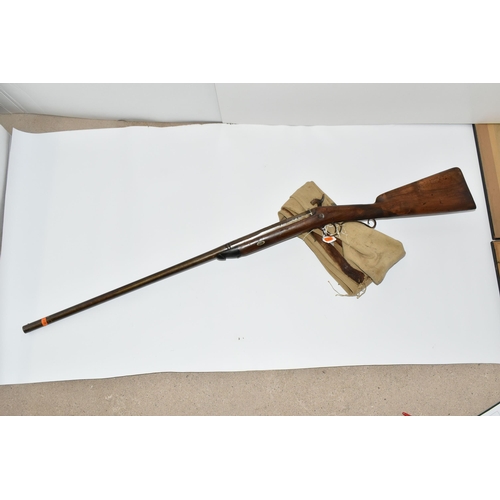 193 - AN ANTIQUE 11 BORE SINGLE BARREL PERCUSSION SHOTGUN FITTED WITH A HIGH QUALITY DAMASCUS 31'' BARREL,... 