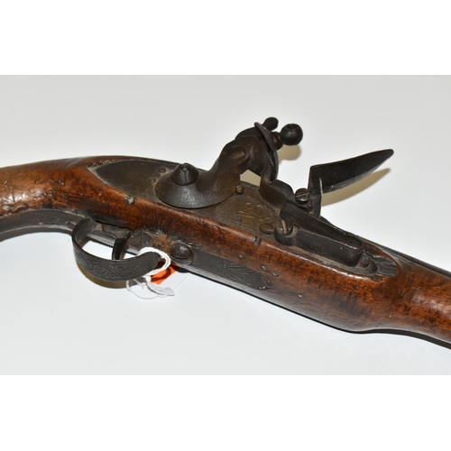 200 - AN ANTIQUE BLUNDERBUSS FLINTLOCK PISTOL, 0f poor quality, fitted with a flared butt and muzzle, it b... 