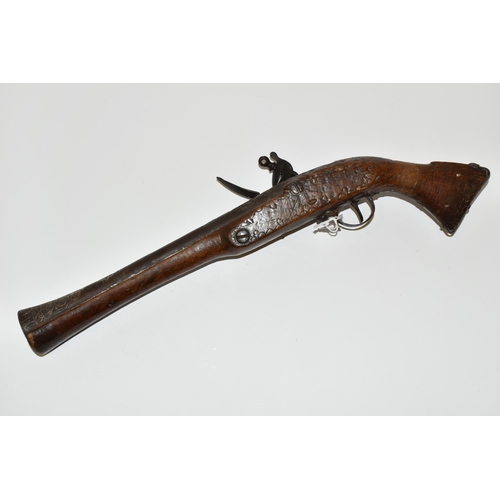 200 - AN ANTIQUE BLUNDERBUSS FLINTLOCK PISTOL, 0f poor quality, fitted with a flared butt and muzzle, it b... 