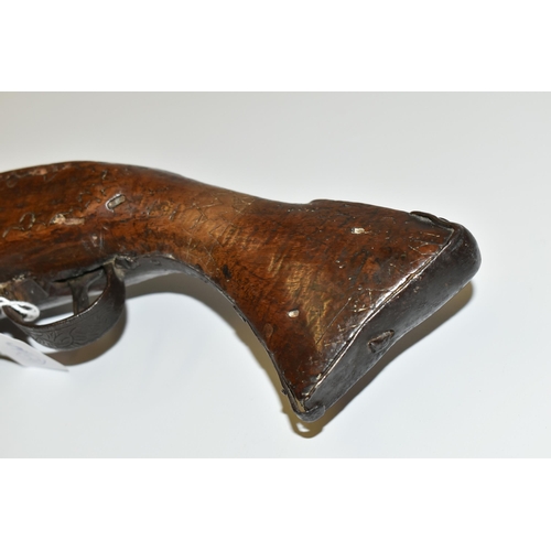 200 - AN ANTIQUE BLUNDERBUSS FLINTLOCK PISTOL, 0f poor quality, fitted with a flared butt and muzzle, it b... 