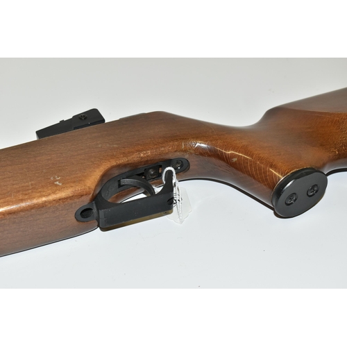 223 - A .177'' SPANISH NORICA MODEL 80-6 HINGED ACTION SPRING AIR RIFLE, serial number F11297, it is fitte... 