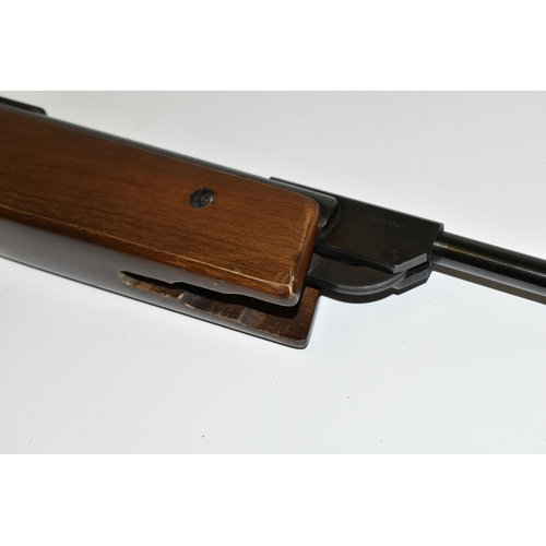 223 - A .177'' SPANISH NORICA MODEL 80-6 HINGED ACTION SPRING AIR RIFLE, serial number F11297, it is fitte... 