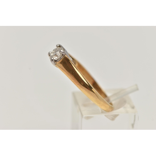 12 - AN 18CT GOLD SINGLE STONE DIAMOND RING, round brilliant cut diamond, wide faceted girdle, estimated ... 