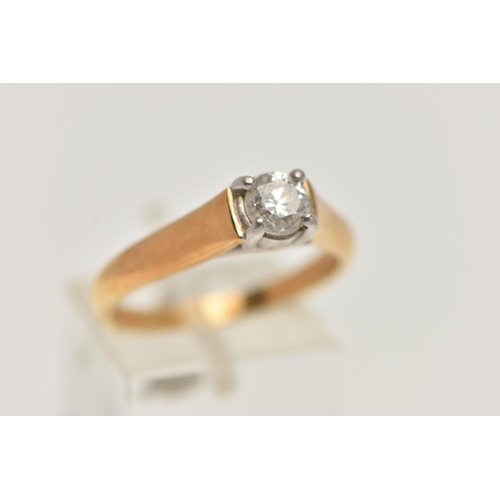 12 - AN 18CT GOLD SINGLE STONE DIAMOND RING, round brilliant cut diamond, wide faceted girdle, estimated ... 