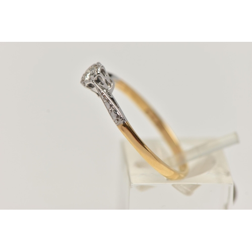 14 - A YELLOW METAL SINGLE STONE DIAMOND RING, illusion set round brilliant cut diamond, estimated diamon... 