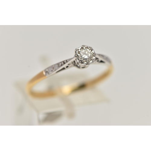 14 - A YELLOW METAL SINGLE STONE DIAMOND RING, illusion set round brilliant cut diamond, estimated diamon... 