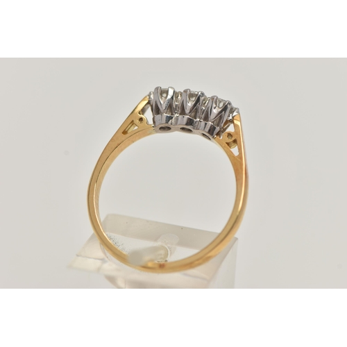 3 - AN 18CT GOLD DIAMOND THREE STONE RING, set with three round brilliant cut diamonds, estimated total ... 