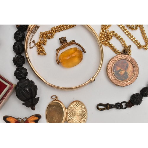 64 - A BAG OF ASSORTED JEWELLERY, to include an oval locket, stamped 9ct, a yellow metal and paste ring, ... 