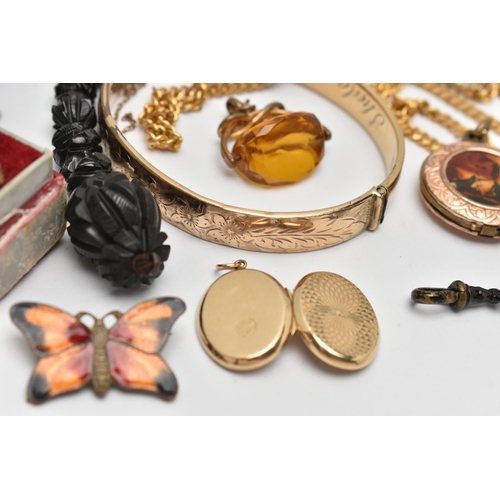 64 - A BAG OF ASSORTED JEWELLERY, to include an oval locket, stamped 9ct, a yellow metal and paste ring, ... 