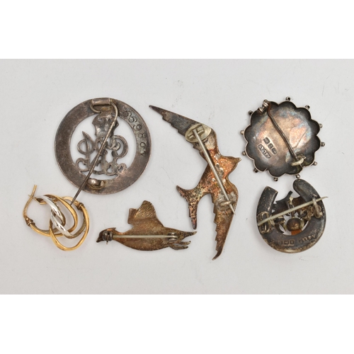 95 - ASSORTED SILVER AND WHITE METAL JEWELLERY, to include a Victorian silver foliage brooch, an Edwardia... 