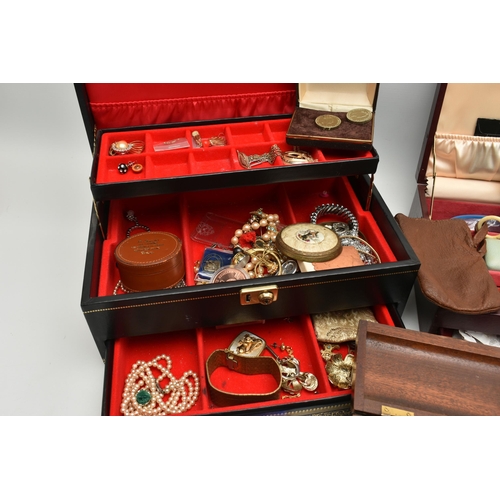 127 - A BOX OF ASSORTED JEWELLERY AND JEWELLERY BOXES, to include a white metal marcasite bird brooch stam... 