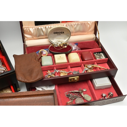 127 - A BOX OF ASSORTED JEWELLERY AND JEWELLERY BOXES, to include a white metal marcasite bird brooch stam... 