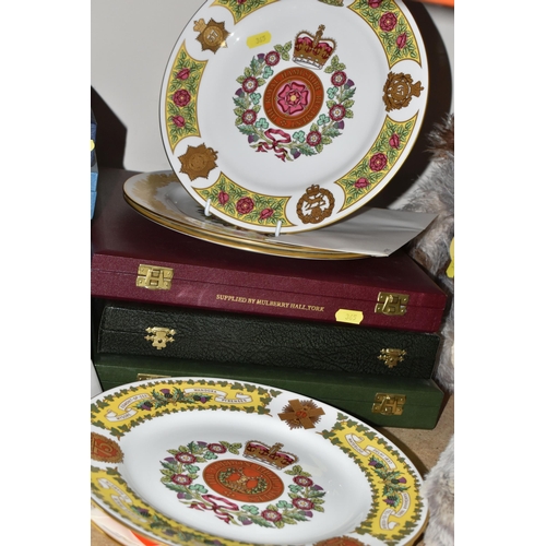 365 - A GROUP OF SIXTEEN INDIVIDUALLY CASED SPODE LIMITED EDITION COLLECTOR'S PLATES, comprising 'The Roya... 