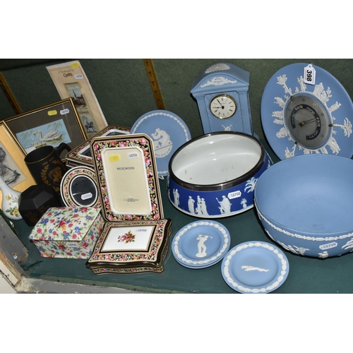 398 - A COLLECTION OF WEDGWOOD GIFTWARES AND SUNDRY ITEMS, to include a pale blue Wedgwood Jasperware baro... 