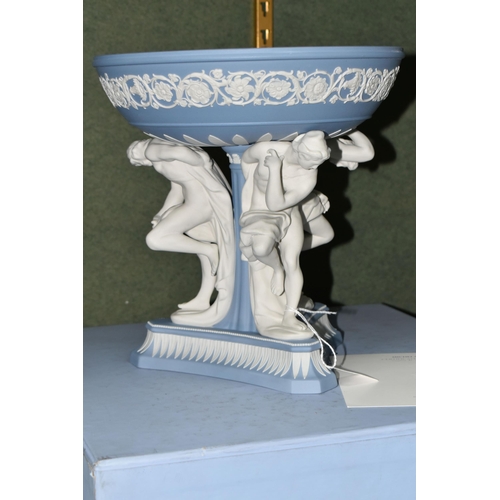 399 - A BOXED WEDGWOOD MASTERPIECE COLLECTION LIMITED EDITION PALE BLUE JASPERWARE MICHELANGELO BOWL, no.7... 