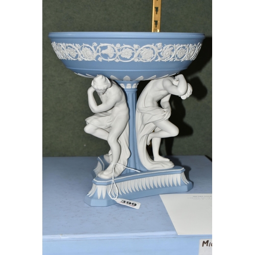 399 - A BOXED WEDGWOOD MASTERPIECE COLLECTION LIMITED EDITION PALE BLUE JASPERWARE MICHELANGELO BOWL, no.7... 