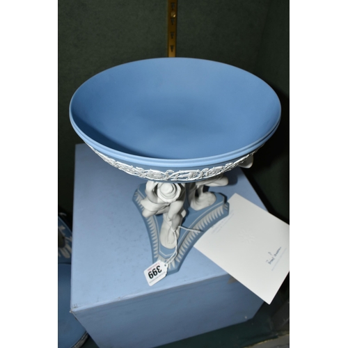 399 - A BOXED WEDGWOOD MASTERPIECE COLLECTION LIMITED EDITION PALE BLUE JASPERWARE MICHELANGELO BOWL, no.7... 