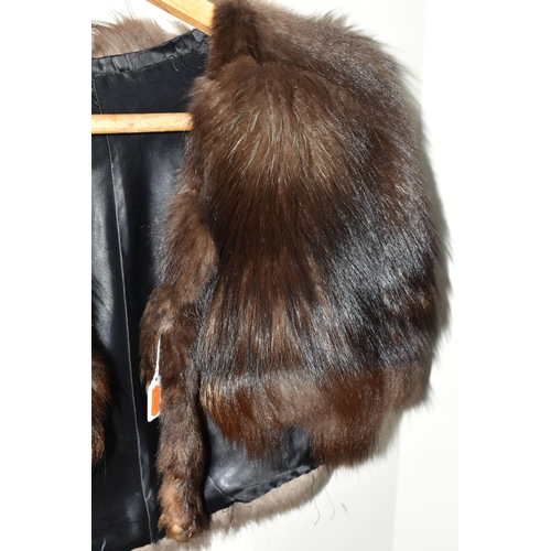 400 - A 1930'S VINTAGE FOX FUR STOLE, a glossy dark brown and grizzle stole (1) (Condition Report: light s... 