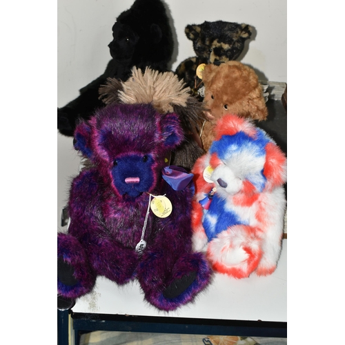 401 - A GROUP OF FIVE CHARLIE BEARS AND ONE GORILLA, to include CB131297 Magic, CB620001 Firework, CB62514... 