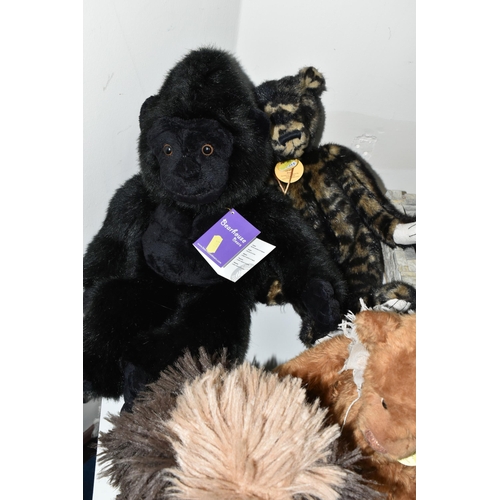 401 - A GROUP OF FIVE CHARLIE BEARS AND ONE GORILLA, to include CB131297 Magic, CB620001 Firework, CB62514... 