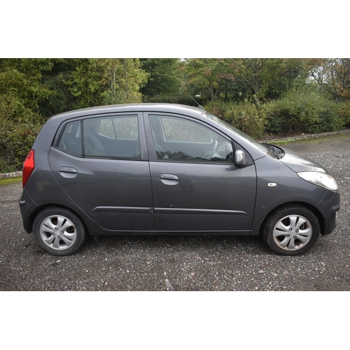 1004 - A HYUNDAI I10 ACTIVE AUTO HATCHBACK, REGISTRATION NUMBER VO62 YXM, five doors, 1248cc petrol engine,... 