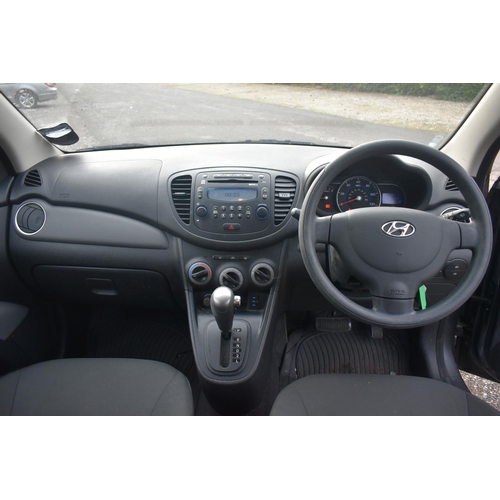 1004 - A HYUNDAI I10 ACTIVE AUTO HATCHBACK, REGISTRATION NUMBER VO62 YXM, five doors, 1248cc petrol engine,... 