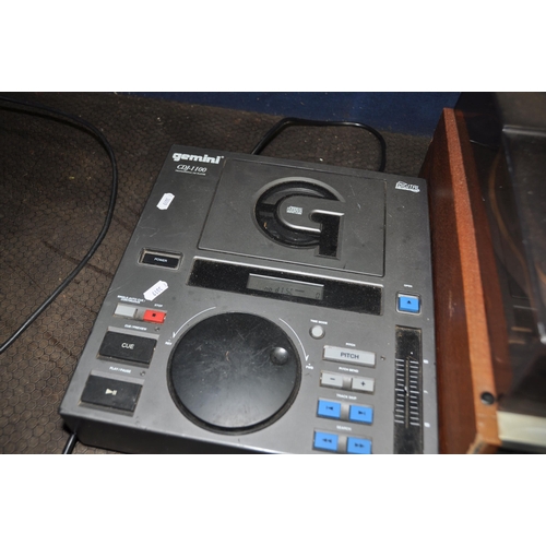 1142 - A VINTAGE SONY HP-511A MUSIC CENTRE (drive belt gone but working) a Toa RX216 mixing desk (powers up... 