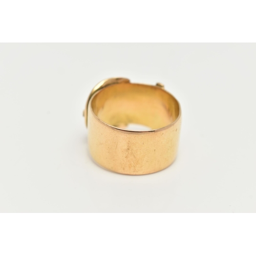 12 - A HEAVY GENTS 18CT GOLD BUCKLE RING, wide band 16.0mm at buckle, hallmarked 18ct Chester 1920, ring ... 