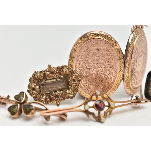 61 - FOUR LATE 19TH CENTURY/EARLY 20TH CENTURY BROOCHES AND A LOCKET, to include a small rectangular mour... 