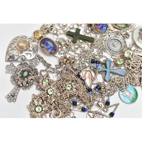 85 - AN ASSORTMENT OF SILVER AND WHITE METAL JEWELLERY, to include a silver open work gem set necklace, h... 