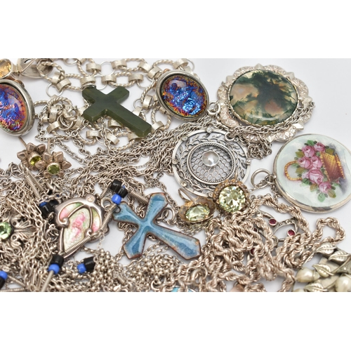 85 - AN ASSORTMENT OF SILVER AND WHITE METAL JEWELLERY, to include a silver open work gem set necklace, h... 