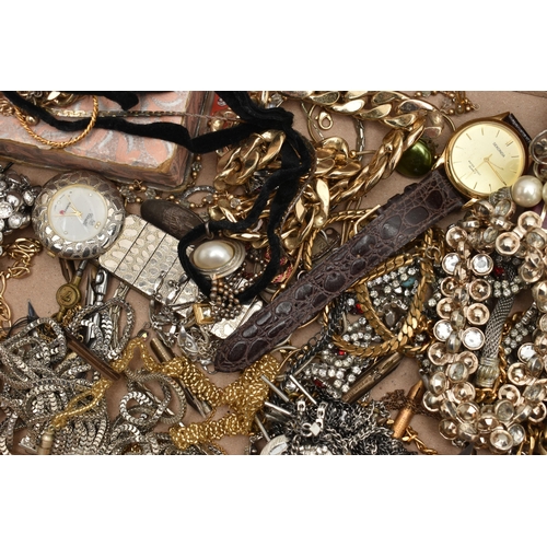 212 - A BOX OF ASSORTED COSTUME JEWELLERY AND ITEMS, to include yellow and white metal chains, pendant nec... 